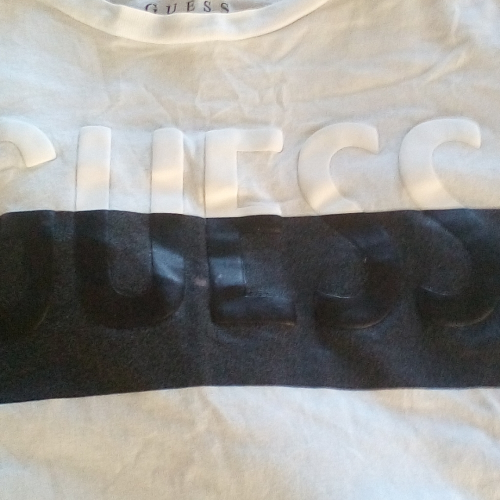 Guess t-shirt - Picture 2 of 5
